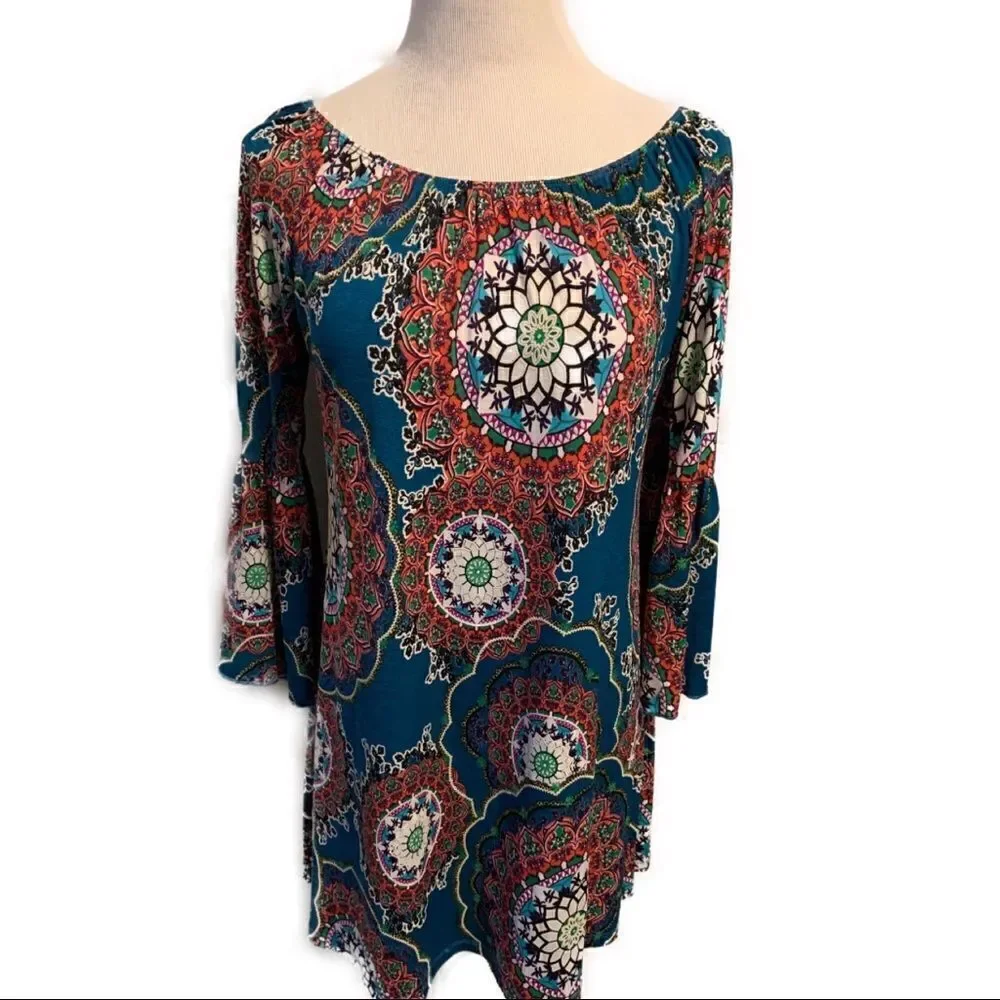 2 B Together Medallion Bell Sleeve Dress Sz M